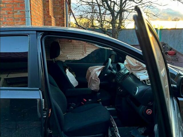 Черный Ниссан Ноут, объемом двигателя 1.6 л и пробегом 148 тыс. км за 2500 $, фото 2 на Automoto.ua