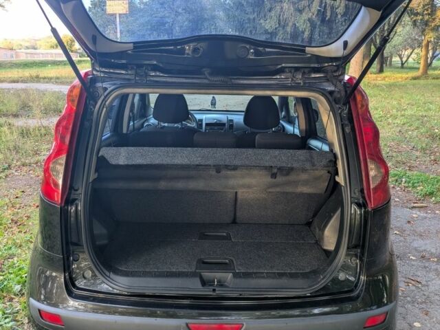 Чорний Ніссан Ноут, об'ємом двигуна 1.4 л та пробігом 253 тис. км за 4900 $, фото 5 на Automoto.ua