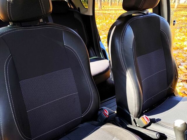 Черный Ниссан Ноут, объемом двигателя 1.4 л и пробегом 175 тыс. км за 6700 $, фото 5 на Automoto.ua