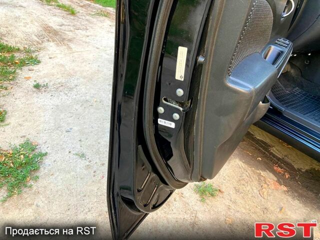 Черный Ниссан Ноут, объемом двигателя 1.6 л и пробегом 180 тыс. км за 9500 $, фото 5 на Automoto.ua