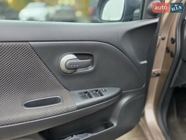 Коричневий Ніссан Ноут, об'ємом двигуна 1.6 л та пробігом 221 тис. км за 9000 $, фото 10 на Automoto.ua