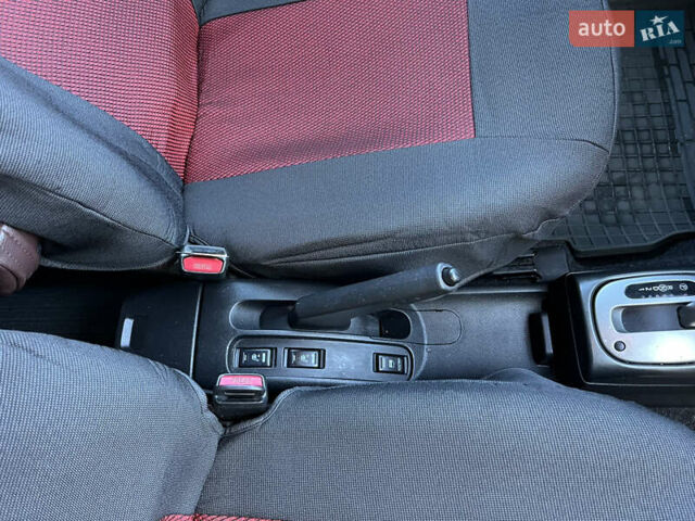 Коричневий Ніссан Ноут, об'ємом двигуна 1.6 л та пробігом 196 тис. км за 6150 $, фото 34 на Automoto.ua