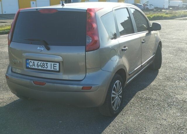 Коричневый Ниссан Ноут, объемом двигателя 1.4 л и пробегом 302 тыс. км за 4800 $, фото 5 на Automoto.ua