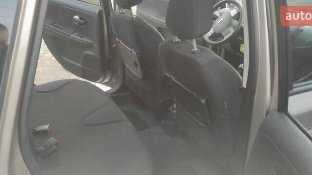 Коричневый Ниссан Ноут, объемом двигателя 1.4 л и пробегом 201 тыс. км за 5700 $, фото 21 на Automoto.ua