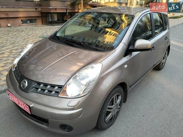 Коричневый Ниссан Ноут, объемом двигателя 1.6 л и пробегом 206 тыс. км за 6499 $, фото 1 на Automoto.ua