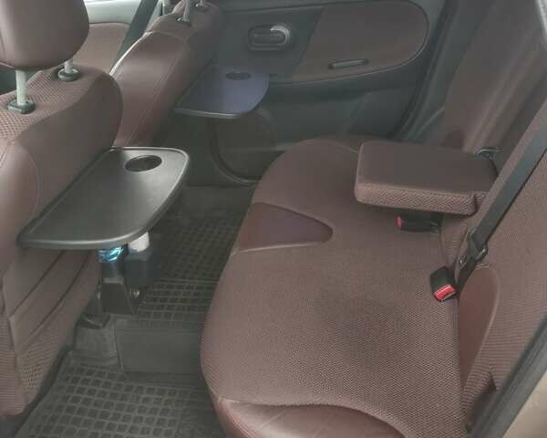 Коричневий Ніссан Ноут, об'ємом двигуна 1.6 л та пробігом 305 тис. км за 5999 $, фото 13 на Automoto.ua