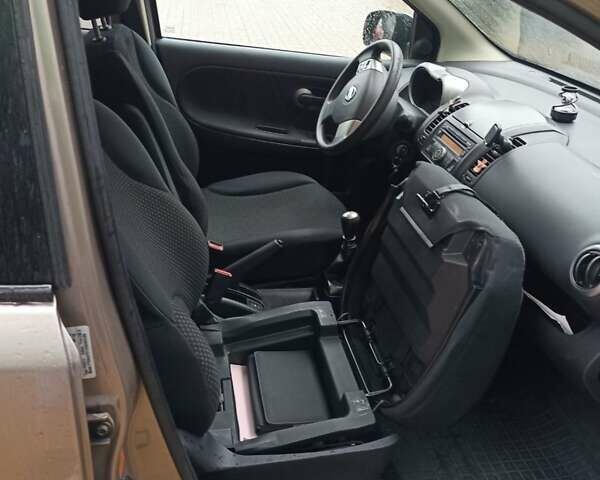 Коричневий Ніссан Ноут, об'ємом двигуна 1.5 л та пробігом 214 тис. км за 5600 $, фото 13 на Automoto.ua