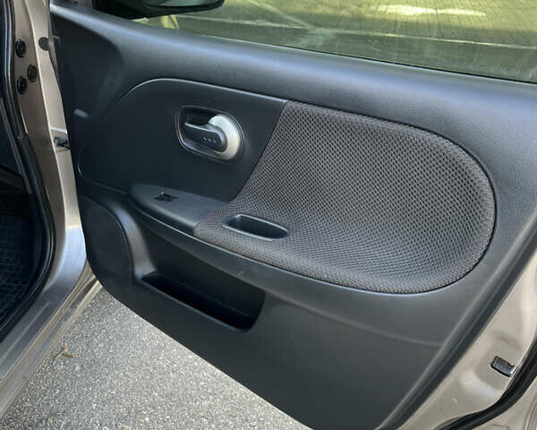 Коричневый Ниссан Ноут, объемом двигателя 1.6 л и пробегом 292 тыс. км за 4000 $, фото 24 на Automoto.ua