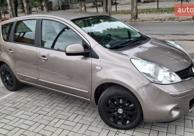 Коричневий Ніссан Ноут, об'ємом двигуна 1.6 л та пробігом 147 тис. км за 6500 $, фото 1 на Automoto.ua