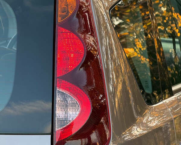 Коричневый Ниссан Ноут, объемом двигателя 1.6 л и пробегом 195 тыс. км за 7700 $, фото 19 на Automoto.ua