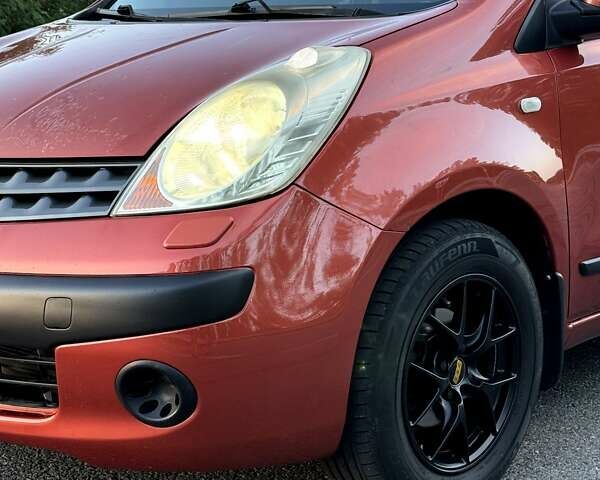 Красный Ниссан Ноут, объемом двигателя 1.39 л и пробегом 277 тыс. км за 4500 $, фото 5 на Automoto.ua