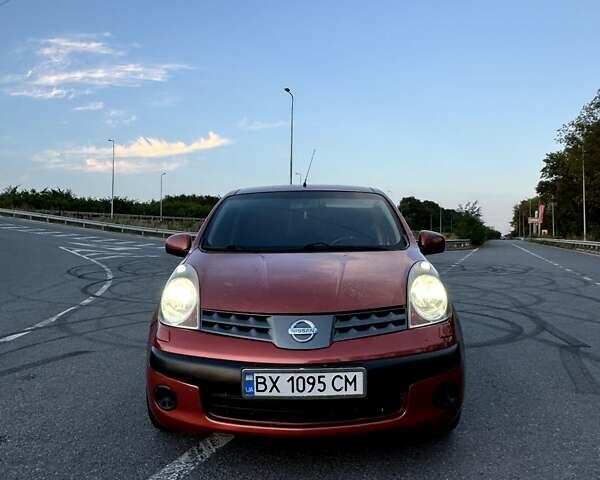 Красный Ниссан Ноут, объемом двигателя 1.39 л и пробегом 277 тыс. км за 4500 $, фото 6 на Automoto.ua