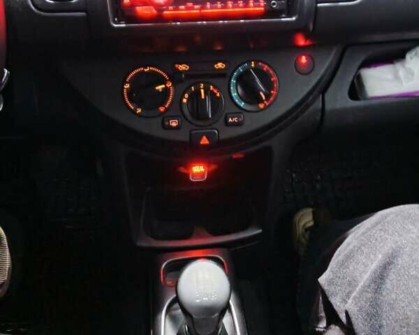 Червоний Ніссан Ноут, об'ємом двигуна 1.39 л та пробігом 258 тис. км за 4700 $, фото 7 на Automoto.ua