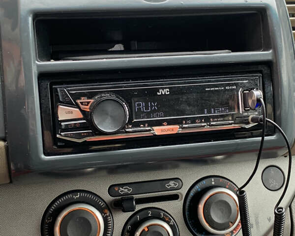 Красный Ниссан Ноут, объемом двигателя 1.6 л и пробегом 235 тыс. км за 5200 $, фото 8 на Automoto.ua