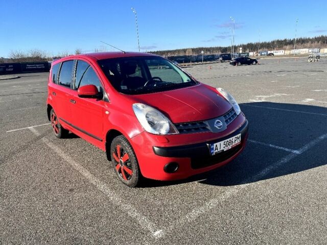 Красный Ниссан Ноут, объемом двигателя 1.6 л и пробегом 152 тыс. км за 5999 $, фото 3 на Automoto.ua