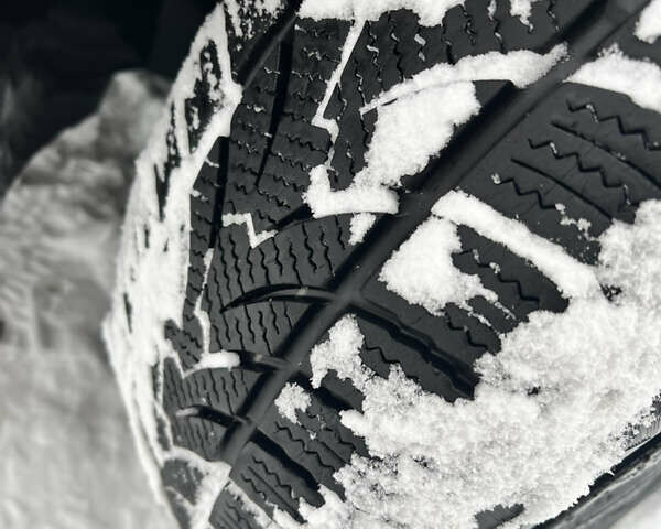 Червоний Ніссан Ноут, об'ємом двигуна 1.4 л та пробігом 330 тис. км за 4199 $, фото 4 на Automoto.ua