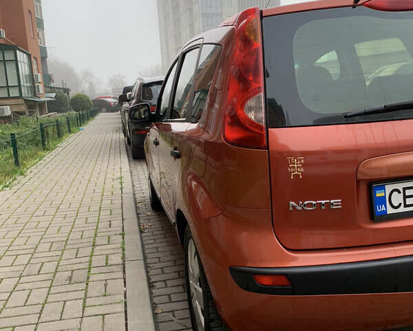 Красный Ниссан Ноут, объемом двигателя 1.6 л и пробегом 235 тыс. км за 5200 $, фото 4 на Automoto.ua