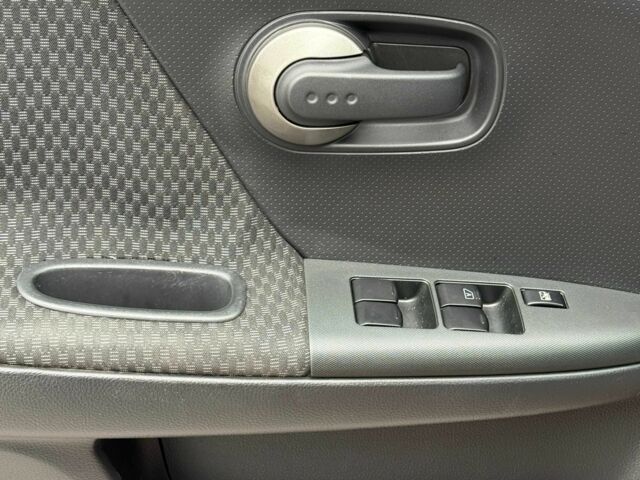 Червоний Ніссан Ноут, об'ємом двигуна 1.4 л та пробігом 236 тис. км за 5200 $, фото 4 на Automoto.ua