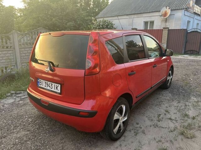 Красный Ниссан Ноут, объемом двигателя 1.5 л и пробегом 270 тыс. км за 4300 $, фото 3 на Automoto.ua
