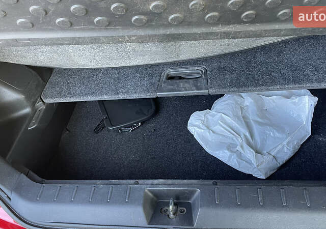 Красный Ниссан Ноут, объемом двигателя 1.6 л и пробегом 169 тыс. км за 6500 $, фото 15 на Automoto.ua