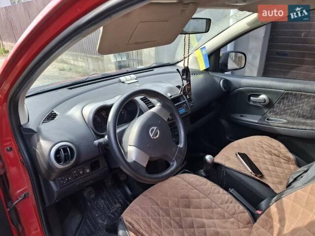 Красный Ниссан Ноут, объемом двигателя 1.4 л и пробегом 165 тыс. км за 5000 $, фото 7 на Automoto.ua