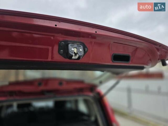 Красный Ниссан Ноут, объемом двигателя 1.4 л и пробегом 120 тыс. км за 4400 $, фото 13 на Automoto.ua