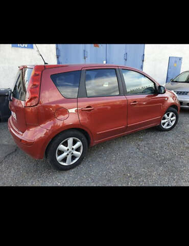 Красный Ниссан Ноут, объемом двигателя 1.6 л и пробегом 232 тыс. км за 5250 $, фото 2 на Automoto.ua