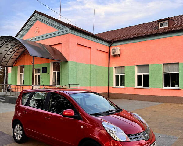 Красный Ниссан Ноут, объемом двигателя 1.6 л и пробегом 250 тыс. км за 6200 $, фото 2 на Automoto.ua