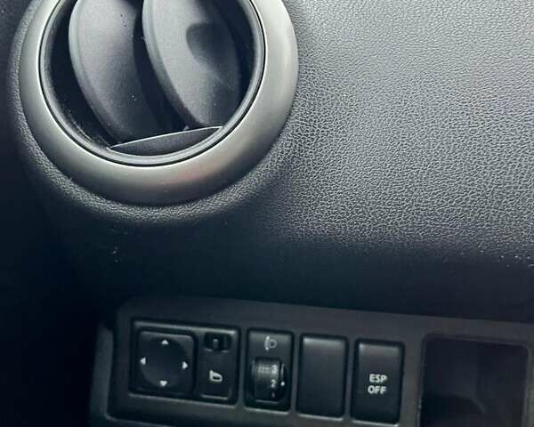 Красный Ниссан Ноут, объемом двигателя 1.6 л и пробегом 232 тыс. км за 5250 $, фото 25 на Automoto.ua