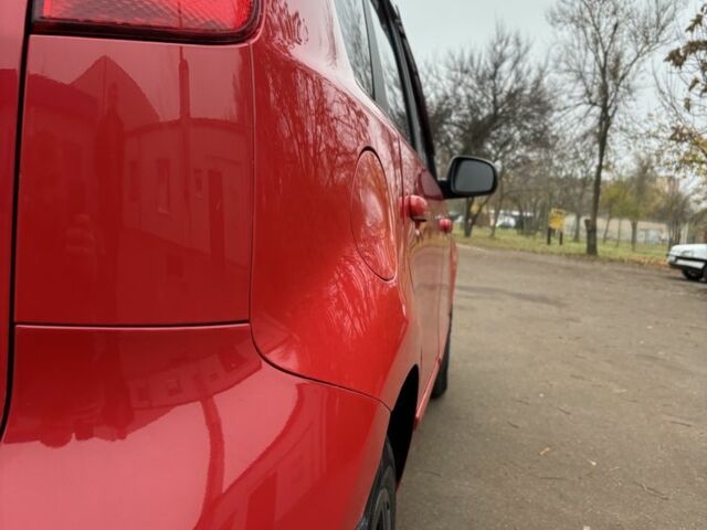 Красный Ниссан Ноут, объемом двигателя 1.6 л и пробегом 240 тыс. км за 4750 $, фото 7 на Automoto.ua