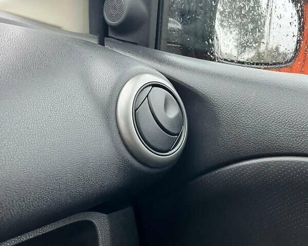 Красный Ниссан Ноут, объемом двигателя 1.6 л и пробегом 232 тыс. км за 5250 $, фото 26 на Automoto.ua