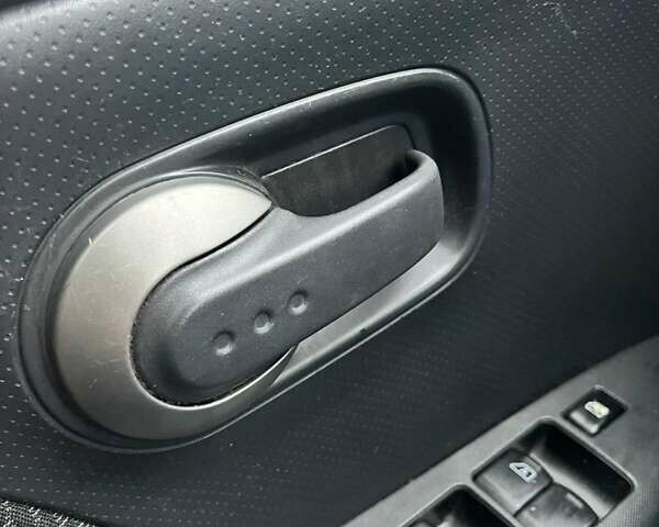 Красный Ниссан Ноут, объемом двигателя 1.6 л и пробегом 232 тыс. км за 5250 $, фото 32 на Automoto.ua