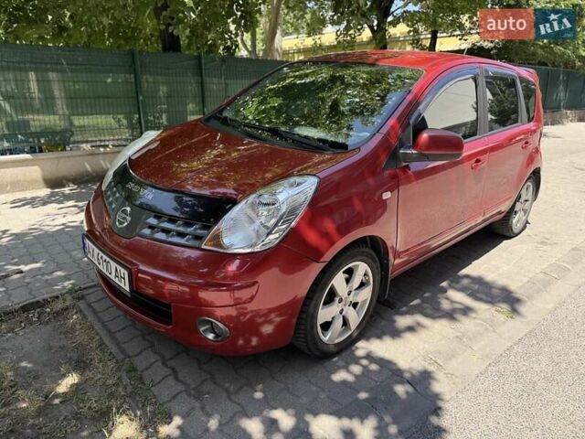 Красный Ниссан Ноут, объемом двигателя 1.6 л и пробегом 160 тыс. км за 5952 $, фото 2 на Automoto.ua