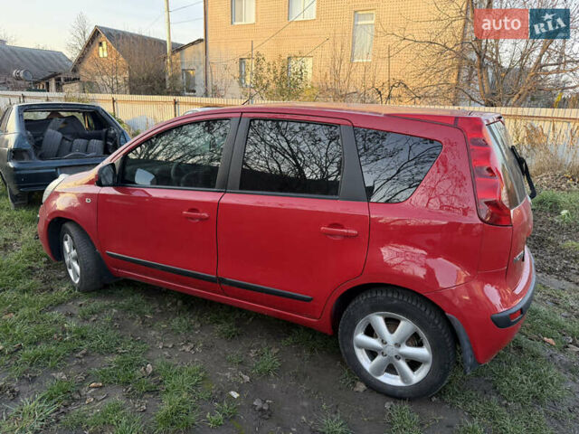 Красный Ниссан Ноут, объемом двигателя 1.39 л и пробегом 373 тыс. км за 2999 $, фото 3 на Automoto.ua