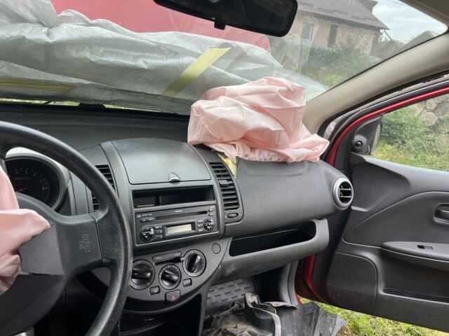 Ниссан Ноут 2007 в Виннице на Automoto.ua Красный Ниссан Ноут, объемом двигателя 1.4 л и пробегом 120 тыс. км за 2000 $, фото 9 на Automoto.ua