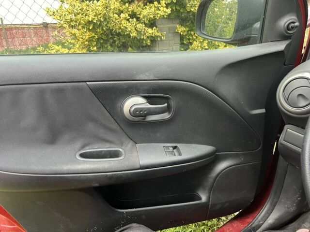 Червоний Ніссан Ноут, об'ємом двигуна 1.4 л та пробігом 120 тис. км за 2000 $, фото 6 на Automoto.ua