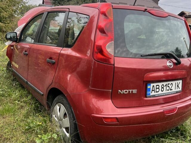 Червоний Ніссан Ноут, об'ємом двигуна 1.4 л та пробігом 120 тис. км за 2000 $, фото 1 на Automoto.ua
