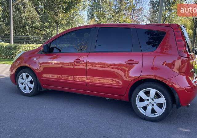 Красный Ниссан Ноут, объемом двигателя 1.6 л и пробегом 169 тыс. км за 6500 $, фото 3 на Automoto.ua