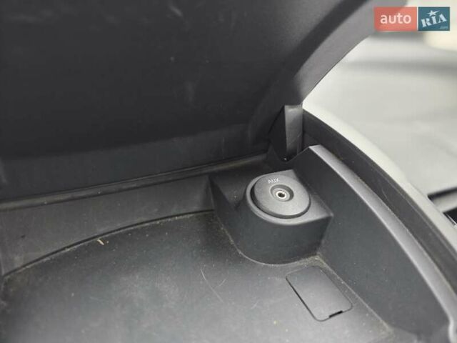 Красный Ниссан Ноут, объемом двигателя 1.4 л и пробегом 120 тыс. км за 3500 $, фото 12 на Automoto.ua