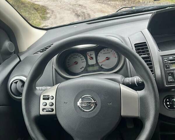 Красный Ниссан Ноут, объемом двигателя 1.6 л и пробегом 232 тыс. км за 5250 $, фото 22 на Automoto.ua