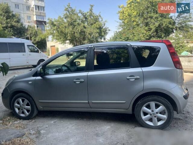 Красный Ниссан Ноут, объемом двигателя 1.4 л и пробегом 245 тыс. км за 4000 $, фото 2 на Automoto.ua
