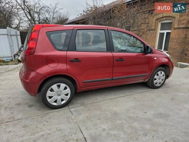 Красный Ниссан Ноут, объемом двигателя 1.4 л и пробегом 120 тыс. км за 3500 $, фото 20 на Automoto.ua