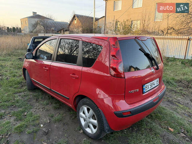Красный Ниссан Ноут, объемом двигателя 1.39 л и пробегом 373 тыс. км за 2999 $, фото 4 на Automoto.ua