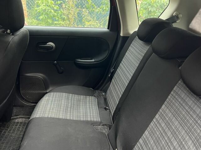 Ниссан Ноут 2007 в Виннице на Automoto.ua Красный Ниссан Ноут, объемом двигателя 1.4 л и пробегом 120 тыс. км за 2000 $, фото 5 на Automoto.ua