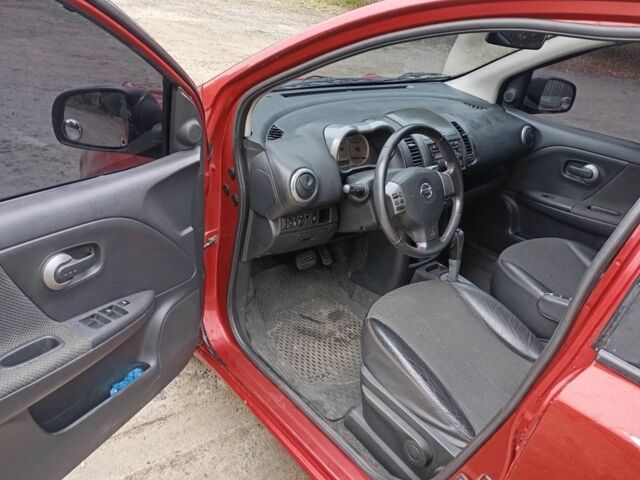 Красный Ниссан Ноут, объемом двигателя 1.6 л и пробегом 190 тыс. км за 3700 $, фото 5 на Automoto.ua