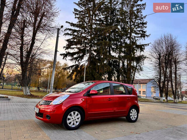 Красный Ниссан Ноут, объемом двигателя 1.6 л и пробегом 250 тыс. км за 6200 $, фото 1 на Automoto.ua