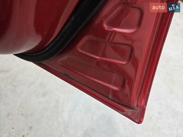 Красный Ниссан Ноут, объемом двигателя 1.4 л и пробегом 120 тыс. км за 3500 $, фото 2 на Automoto.ua