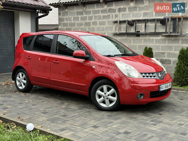 Красный Ниссан Ноут, объемом двигателя 1.6 л и пробегом 231 тыс. км за 6500 $, фото 1 на Automoto.ua
