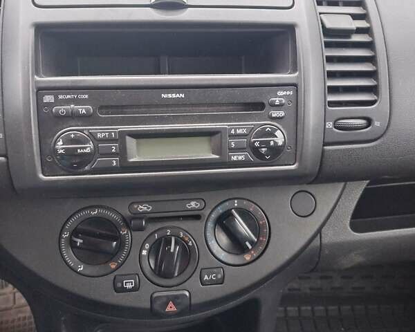 Красный Ниссан Ноут, объемом двигателя 1.39 л и пробегом 119 тыс. км за 3500 $, фото 4 на Automoto.ua