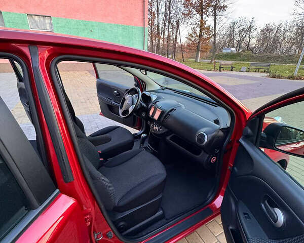 Красный Ниссан Ноут, объемом двигателя 1.6 л и пробегом 250 тыс. км за 6200 $, фото 10 на Automoto.ua